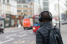 Conoce al oyente medio de podcasts en español